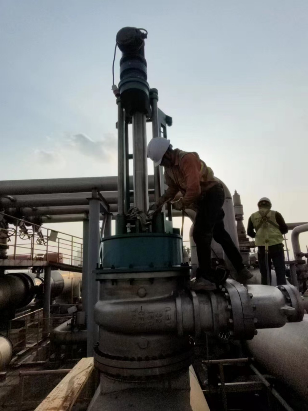 pressure tolerant drilling machinery