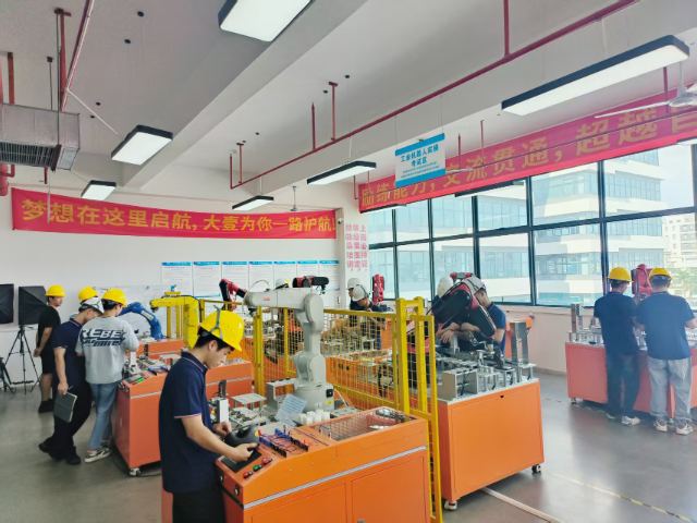 广州ABB机器人培训公司哪家靠普 广州市蓝之星科技供应