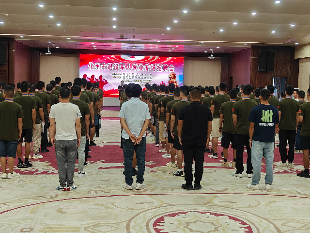 深圳庫(kù)卡工業(yè)機(jī)器人培訓(xùn)學(xué)歷要求,機(jī)器人