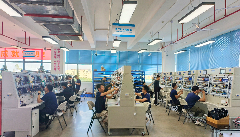 云南安川機(jī)器人編程,機(jī)器人