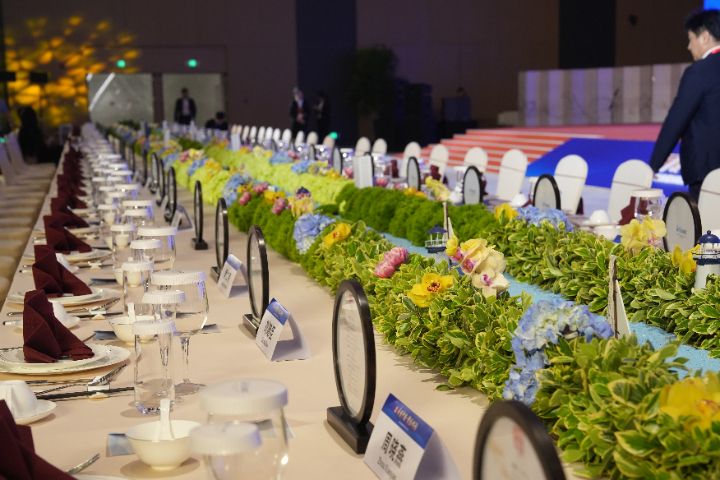 上海南京東路商鋪花藝擺放 廣州麗芳園林生態科技股份供應