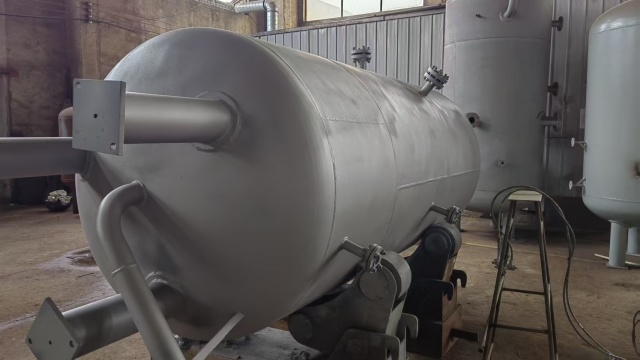 江苏立式塔类压力储罐销售价格,压力储罐