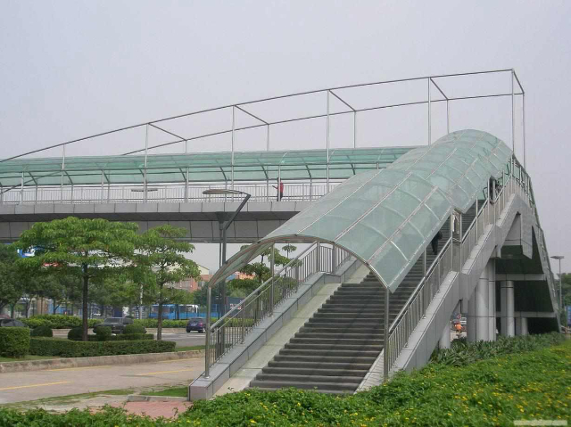 蘇州雨棚pc耐力板透光性怎么樣 蘇州逆鱗新材料供應(yīng)