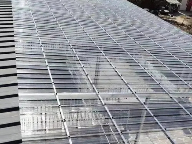 無(wú)錫灰色PC角浪板是怎么加工的 蘇州逆鱗新材料供應(yīng)