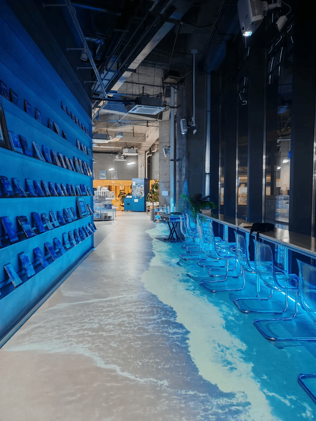 低成本打造室内地面海浪投影,效果很真实 低成本打造室内地面海浪投影,效果很真实