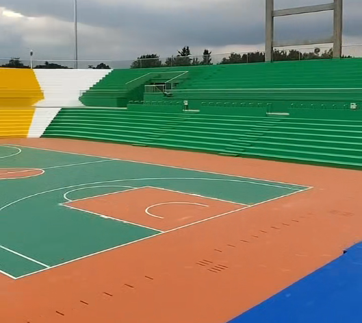 鲁中某市体育中心看台翻新工程 —— 极端天气下的长效防护规范?