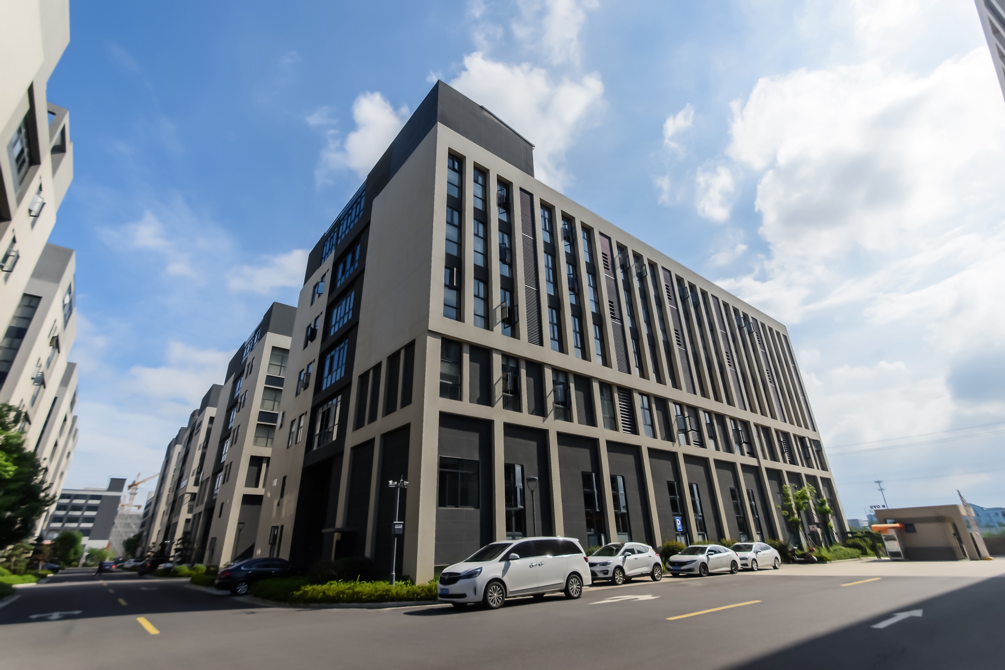 碳纖維復(fù)合材料——輕質(zhì)高、強(qiáng)的科技奇跡