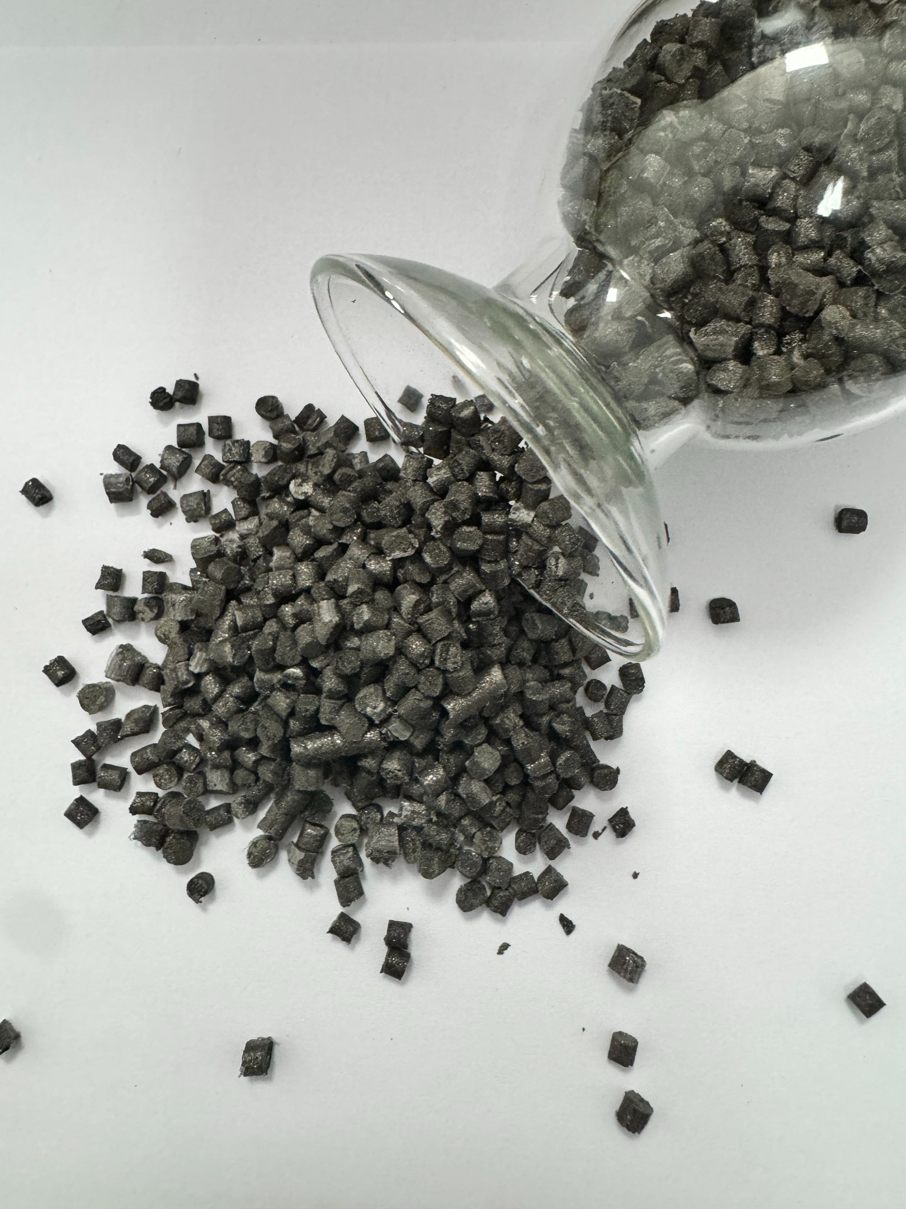 高填充磁性功能復(fù)合材料：科技創(chuàng)新帶領(lǐng)新材料產(chǎn)業(yè)發(fā)展