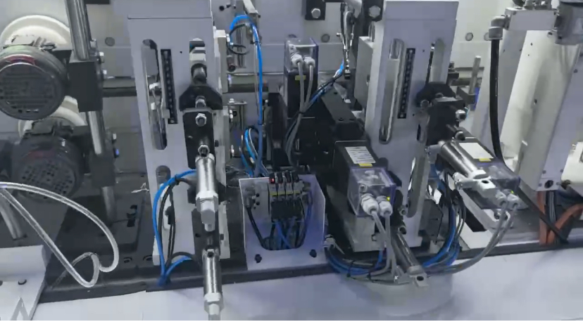 遼寧板式家具封邊機聯(lián)系方式 南京帝鼎數(shù)控科技供應