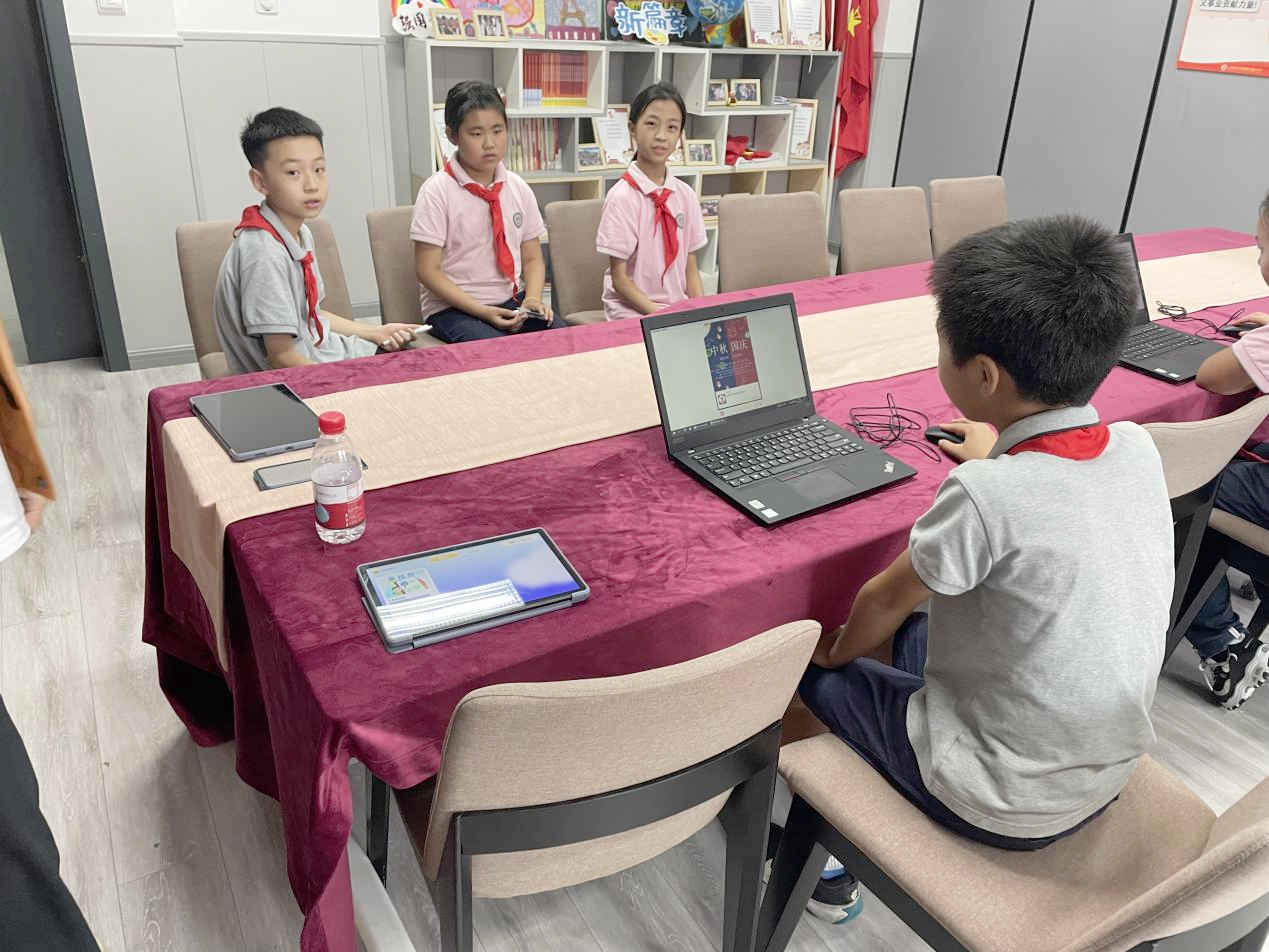 学生使用声阅未来学习平台