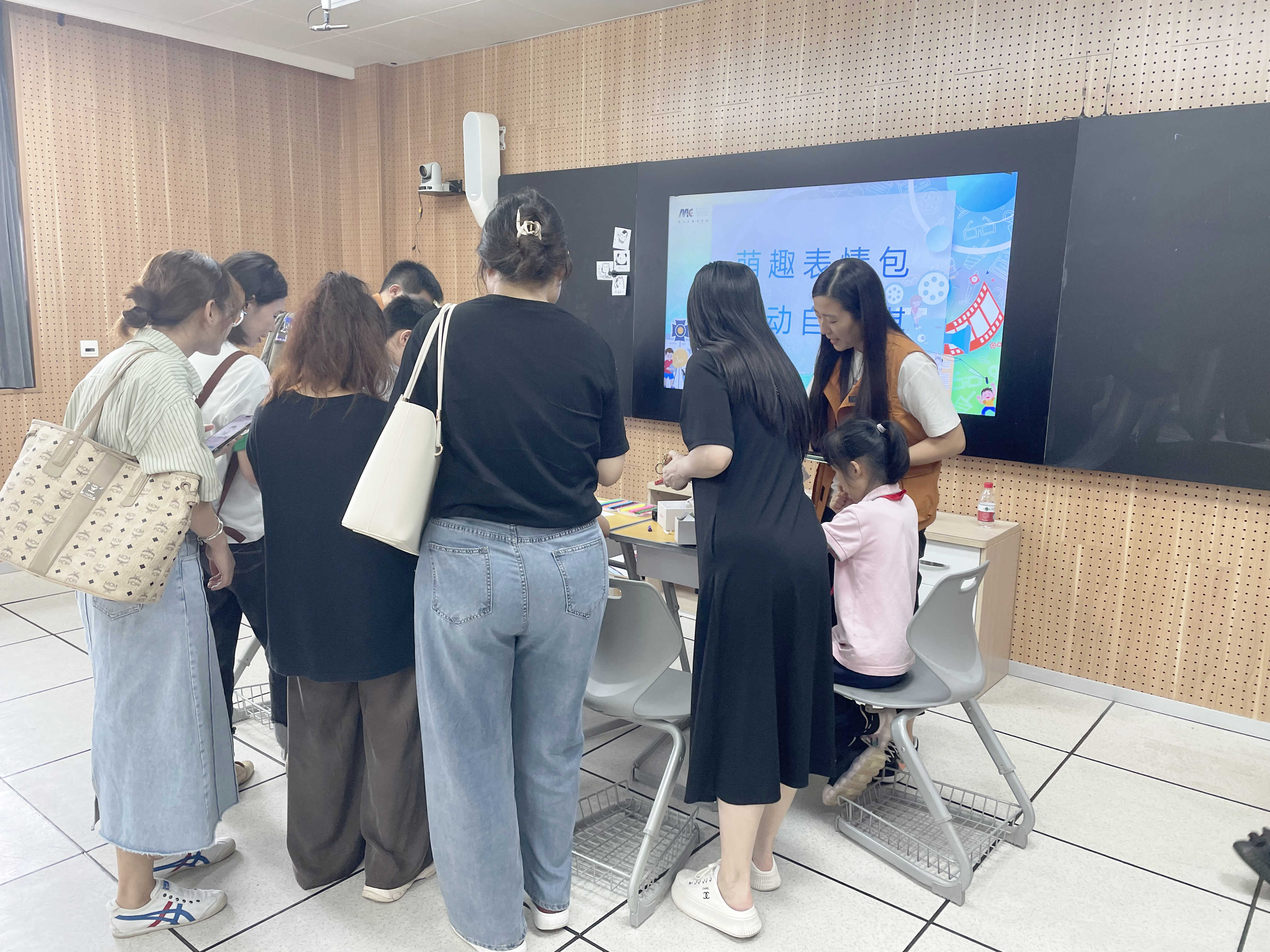 闵行区教育学院的《31°5传媒》区域共享课程发布会现场