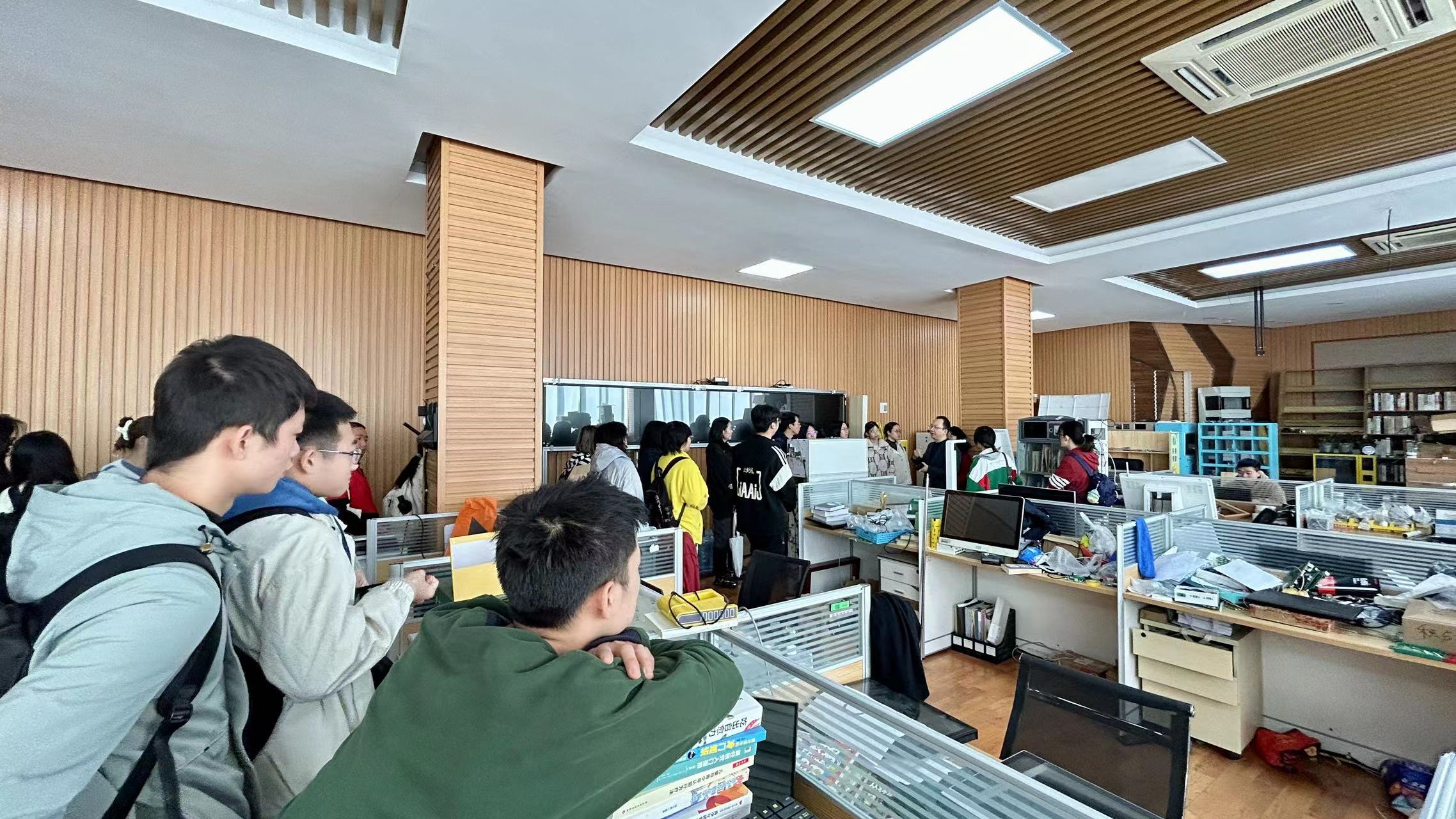 華師大教育學師生團隊與聲閱創新應用服務交流會