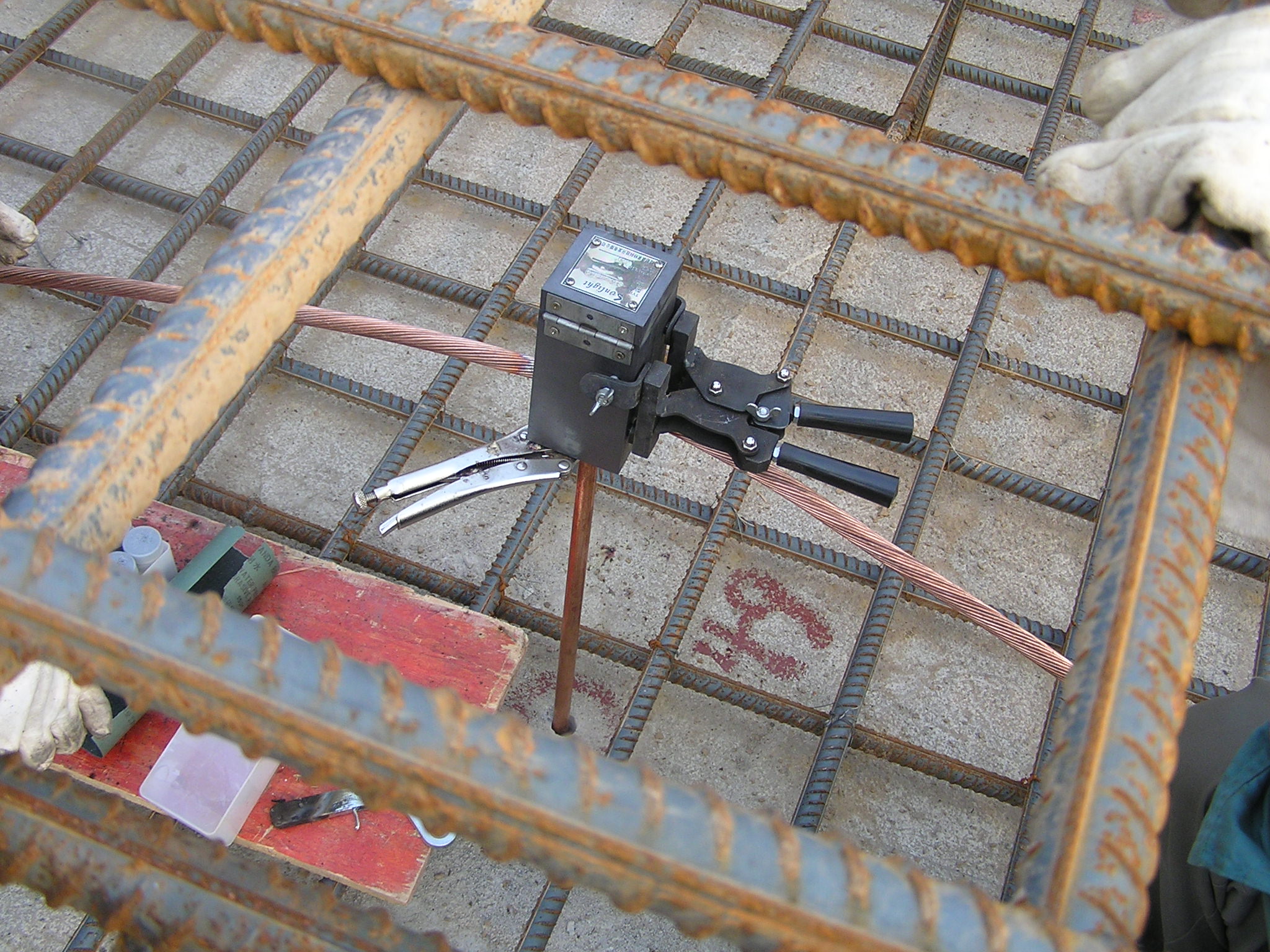 四川桑莱特放热焊接现场应用