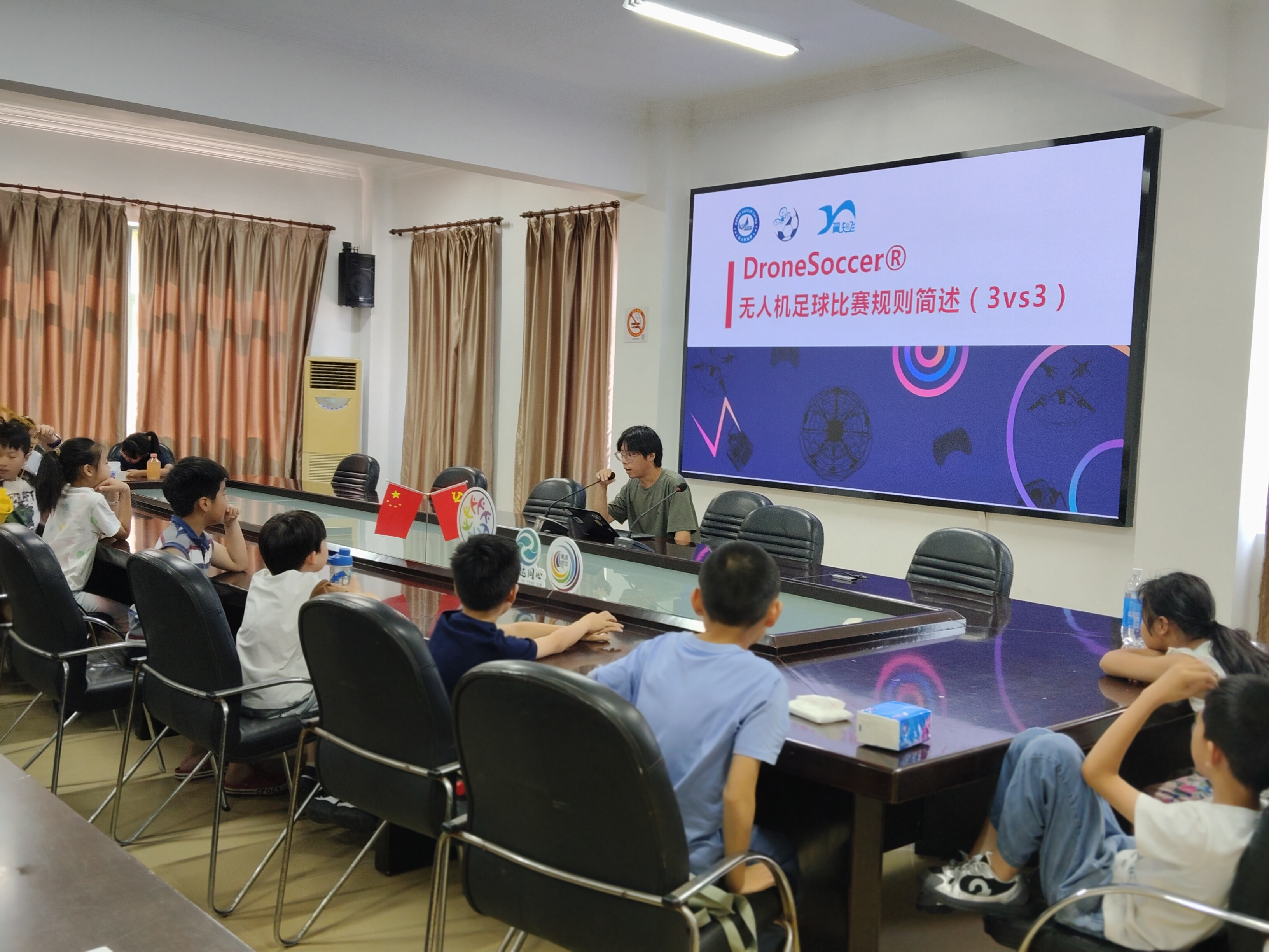 新誼村青少年無人機(jī)活動(dòng)，知飛航空演繹科技新境界
