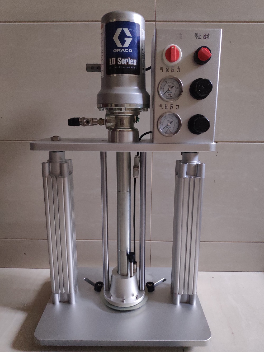美國Graco 固瑞克LD系列 Fireball系列1-200KG雙立柱壓盤油泵 氣動膠泵