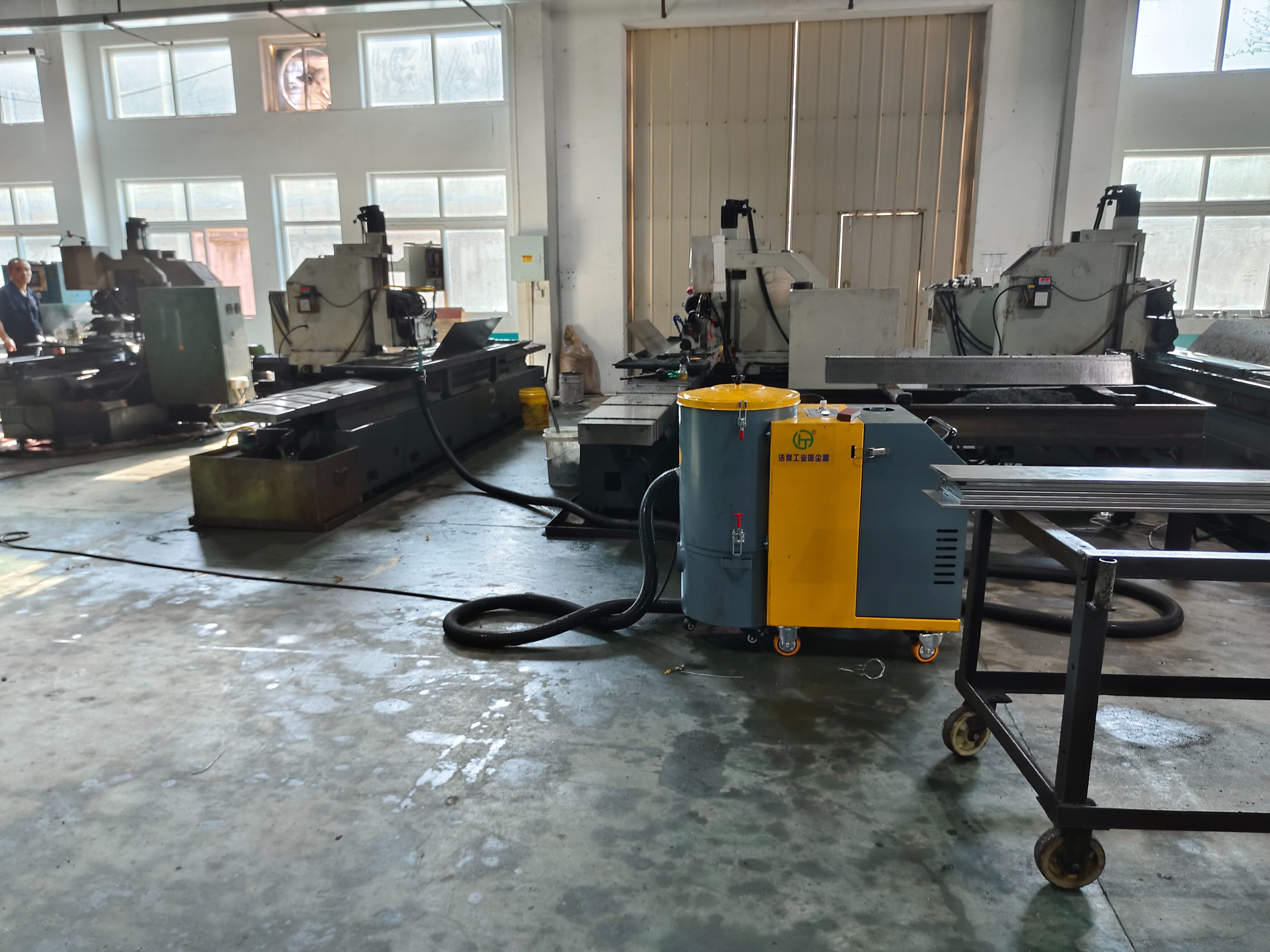 機床油霧難題不用愁——潔皇工業吸油機