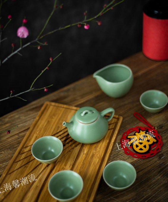 青瓷茶具