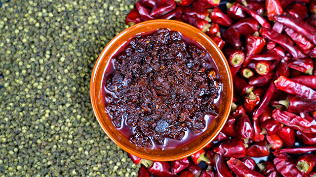 成都巴蜀麻辣美蛙魚(yú)火鍋底料大包裝 四川料小二食品供應(yīng)