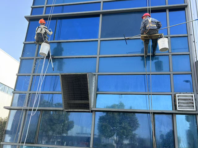 秀洲区哪里外墙清洗服务费 嘉兴嵘安外墙清洗供应