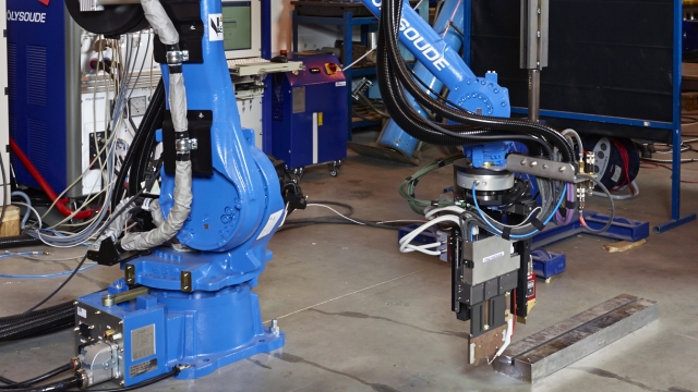 福建堆焊機(jī)器人窄間隙焊機(jī) 寶利蘇迪供應(yīng)