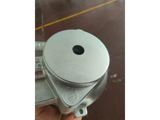 山東小型立式帶鋸床供應(yīng)商 上海松湛實(shí)業(yè)供應(yīng)