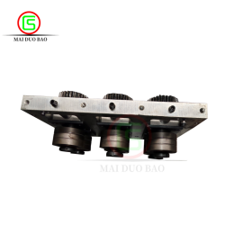 Three sets of roller traction Three sets of roller traction