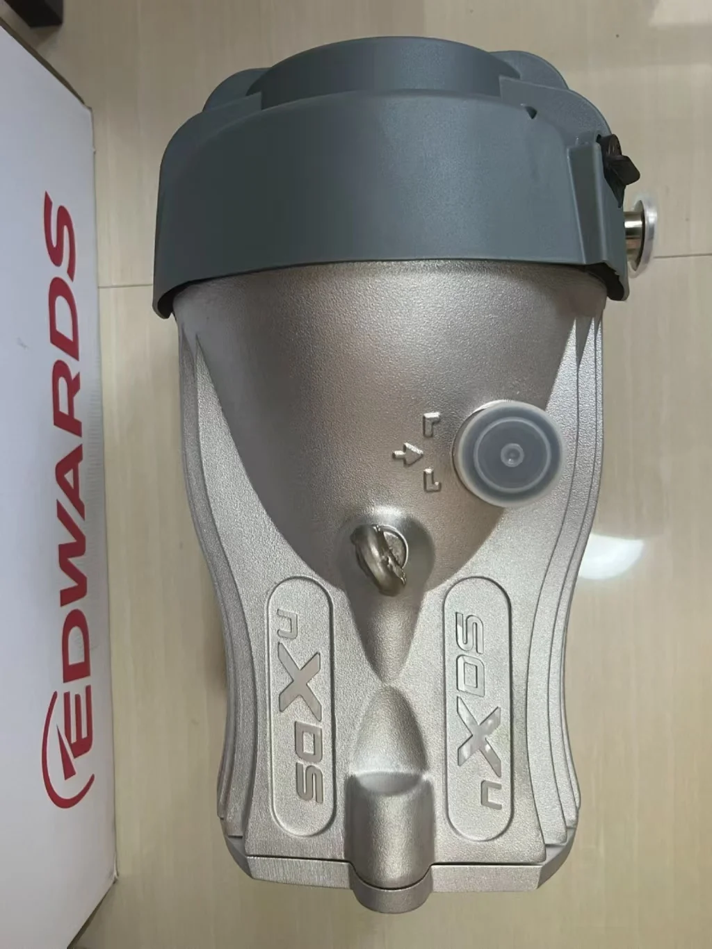Edwards nXDS10i Oil Free Dry Scroll Pump 6.7 CFM - Hover Tech