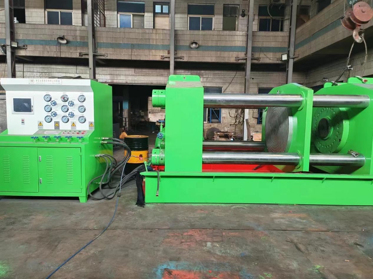 新型液壓閥門(mén)試驗(yàn)臺(tái)正式投入使用