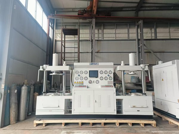 YFT-B300立式兩工位液壓閥門測(cè)試臺(tái)，數(shù)字曲線顯示，自動(dòng)保壓，自動(dòng)泄壓