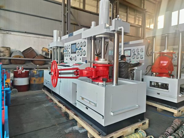 YFT-B300立式兩工位液壓閥門測(cè)試臺(tái)，數(shù)字曲線顯示，自動(dòng)保壓，自動(dòng)泄壓