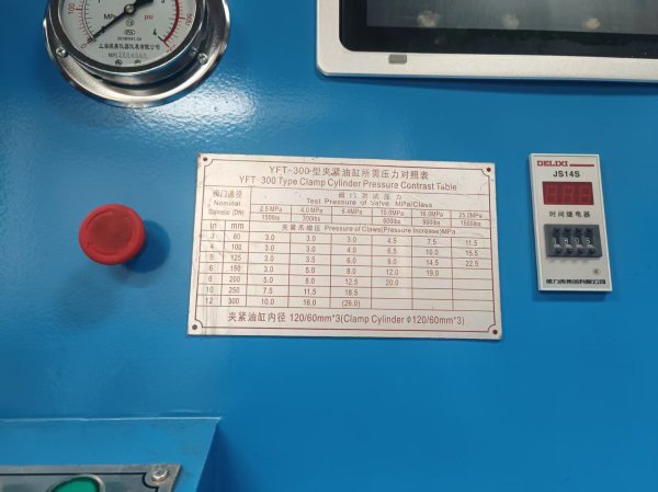 YFT-T600翻轉(zhuǎn)型帶PLC操作系統(tǒng)蝶閥試驗(yàn)臺(tái)