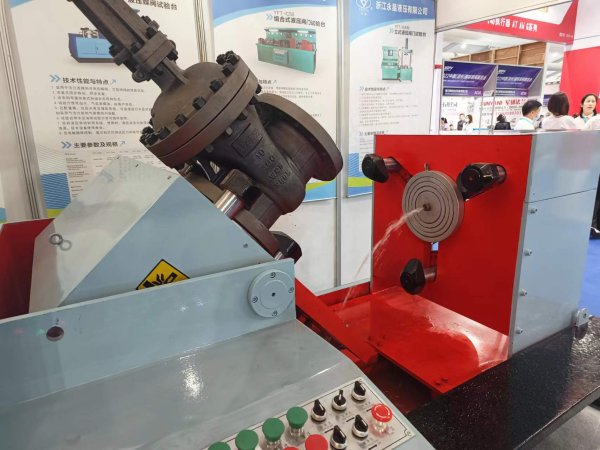 YFT-300平臥抱壓型PLC控制閥門試壓機，用于球閥、閘閥密封和殼體強度性能測試