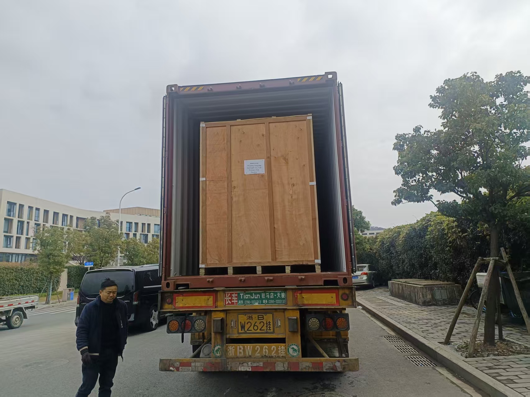 浙江永星液壓有限公司成功向美國閥門工廠交付兩臺閥門試驗臺