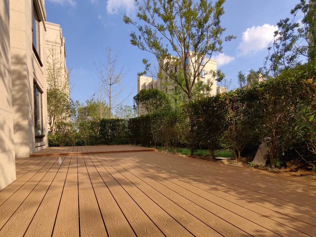 浙江塑木地板聯(lián)系人 推薦咨詢 立美地板制品供應(yīng)