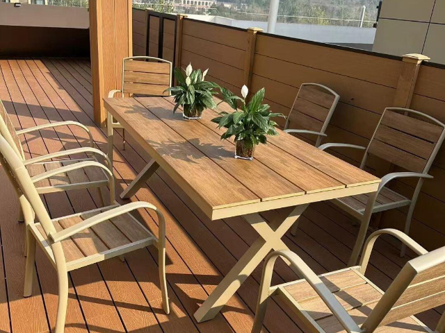 貴州游泳館塑木地板價(jià)格咨詢 貼心服務(wù) 立美地板制品供應(yīng)