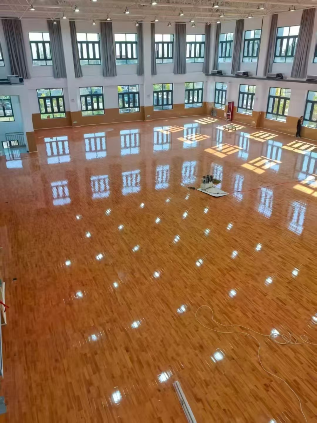 立美地板：啞光防滑運動地板，抗光老化與美感并重