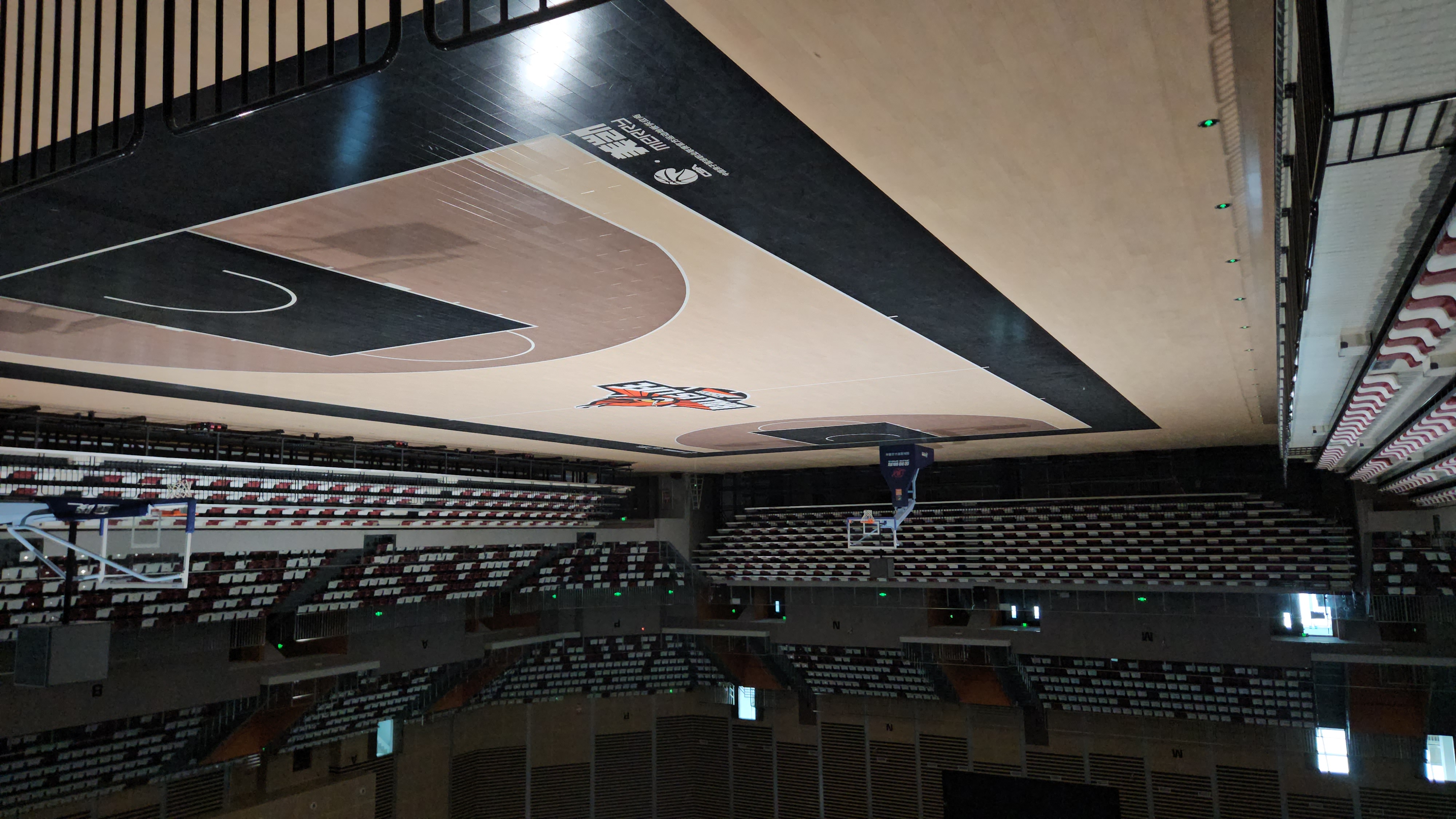 立美高穩(wěn)定運(yùn)動(dòng)木地板：榫卯結(jié)構(gòu)，高頻場(chǎng)館的理想之選