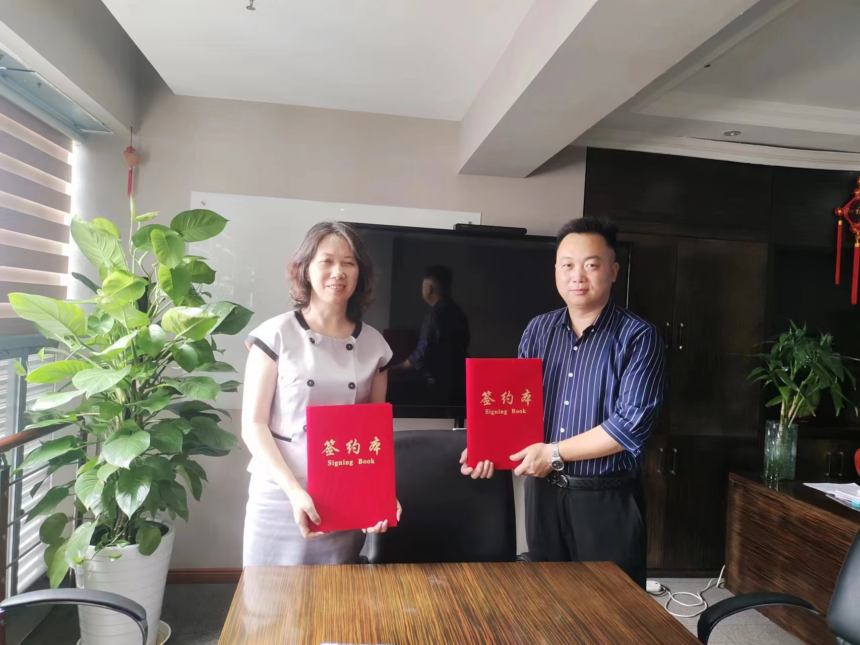 貴州藍(lán)領(lǐng)帶成都分公司與佳維餐飲聯(lián)手，打造三峽集團(tuán)員工食堂新體驗(yàn)