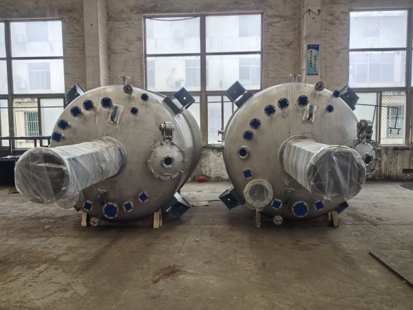 外盤管加熱反應(yīng)釜