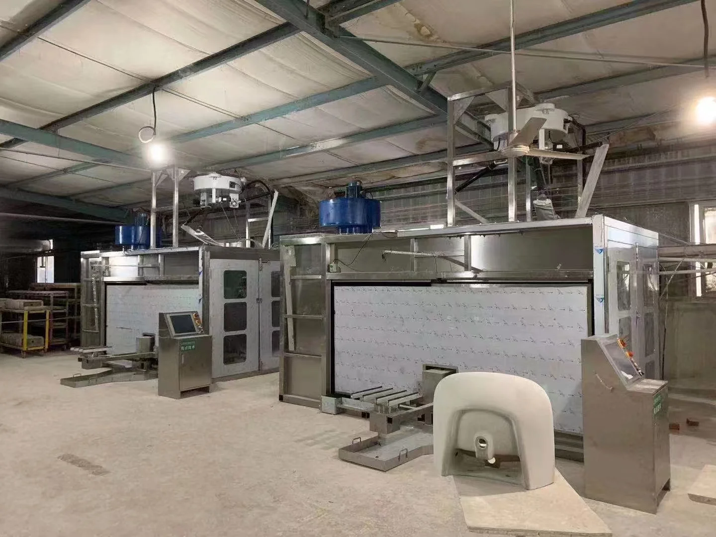 glaze spraying workstation