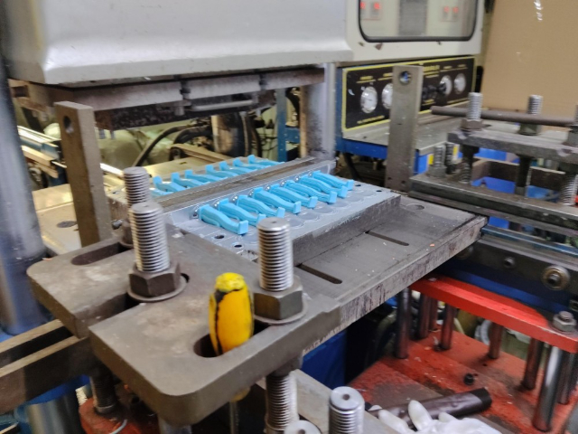 湖北導(dǎo)熱硅橡膠家直供 深圳明盛硅橡膠制品供應(yīng)