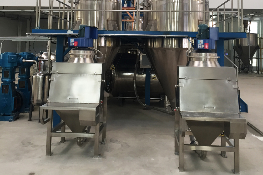 Small bag dust-free powder discharging station