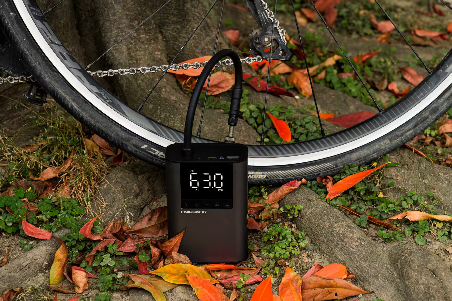 Intelligent, portable air pump for cars and motorcycles high-pressure rapid inflation durable air pumpQ2
6cad5e0adbc7f15ad1b676f3a4c52378