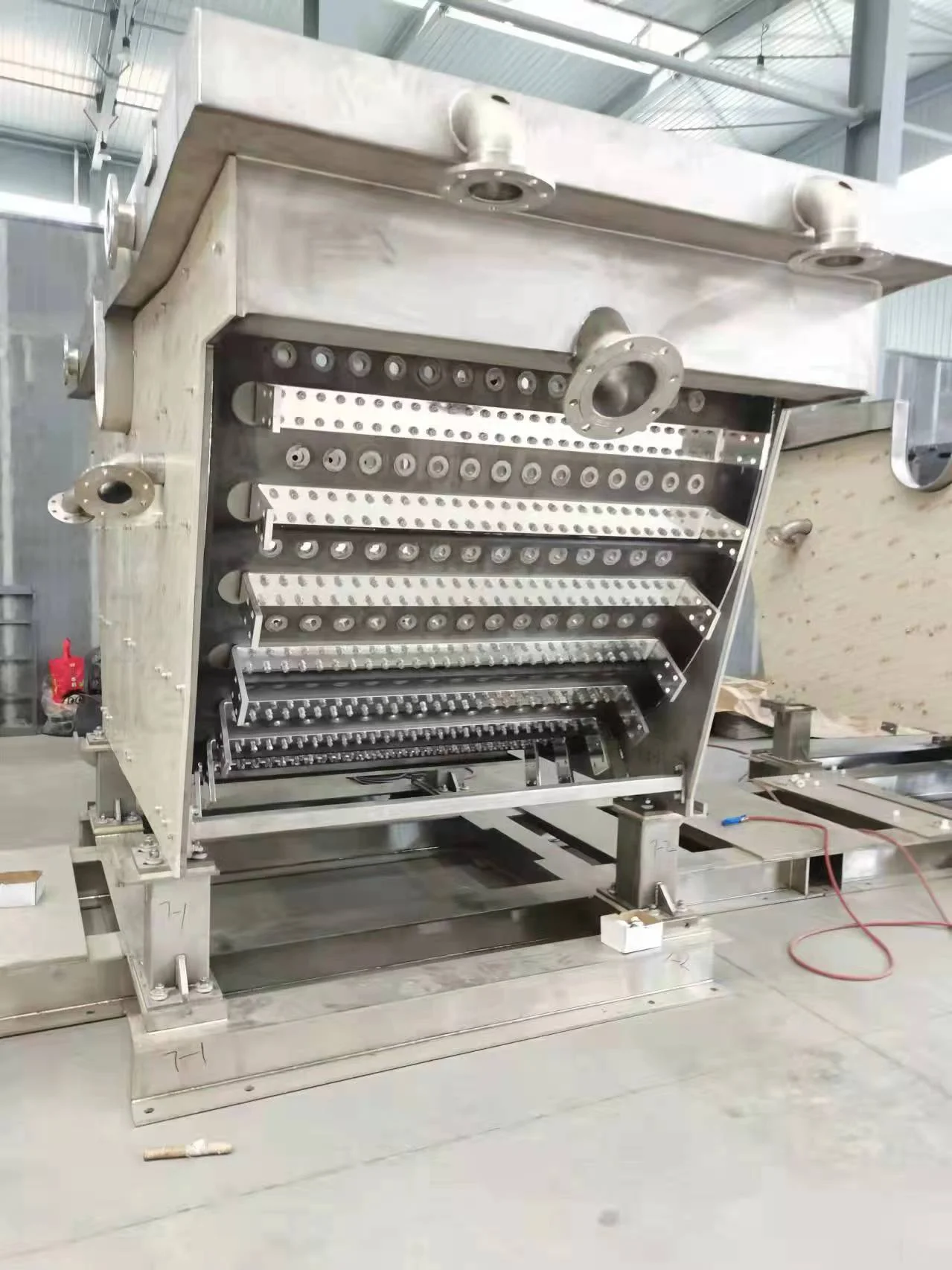 Electrode-posited copper foil titanium anode tank