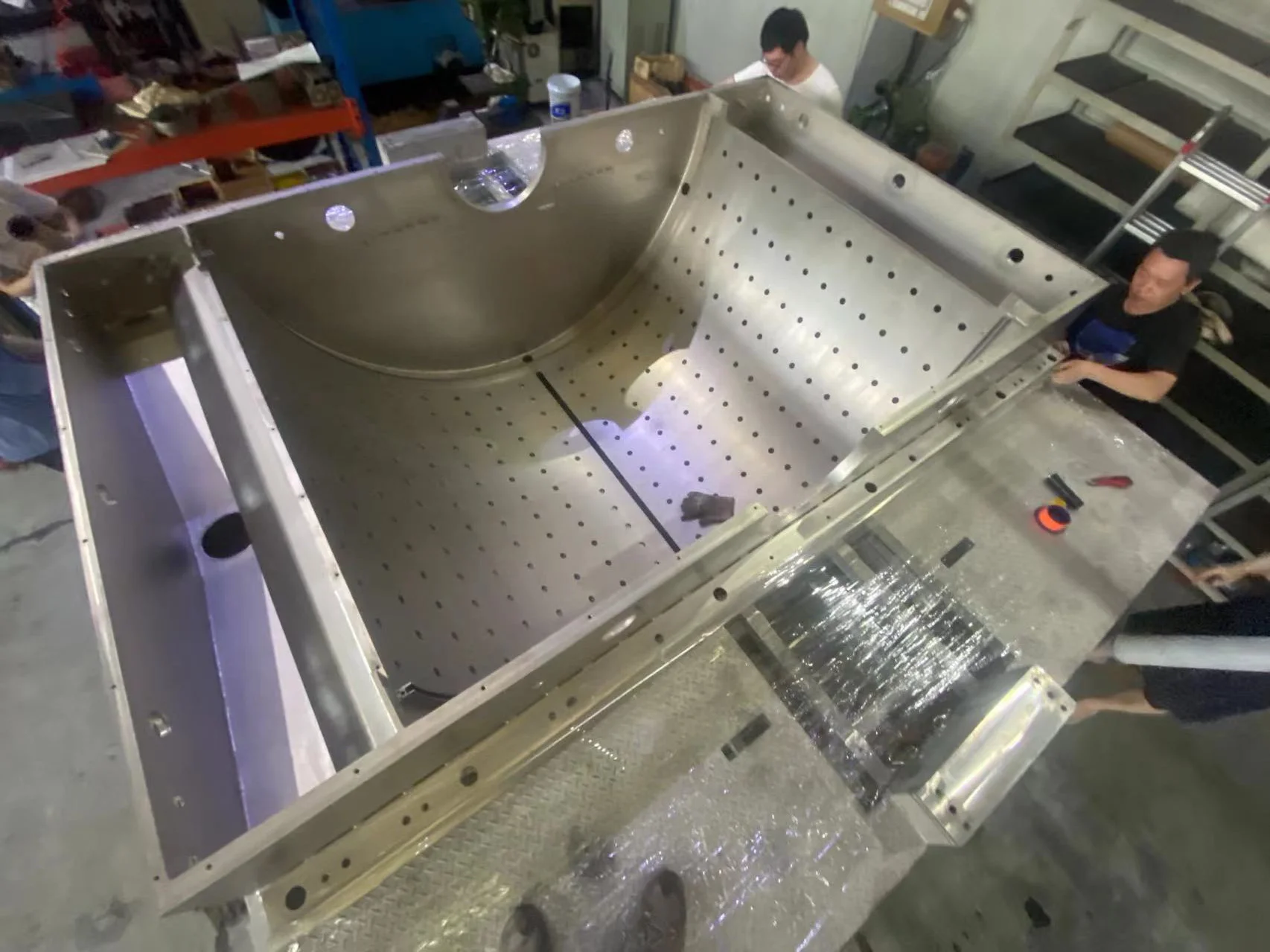 Electrode-posited copper foil titanium anode tank