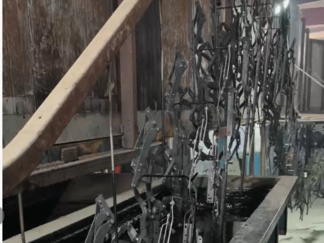 南通港口機械用水性丙烯酸浸涂漆生產(chǎn)廠家 誠信為本 常州市紫穹涂料供應(yīng)