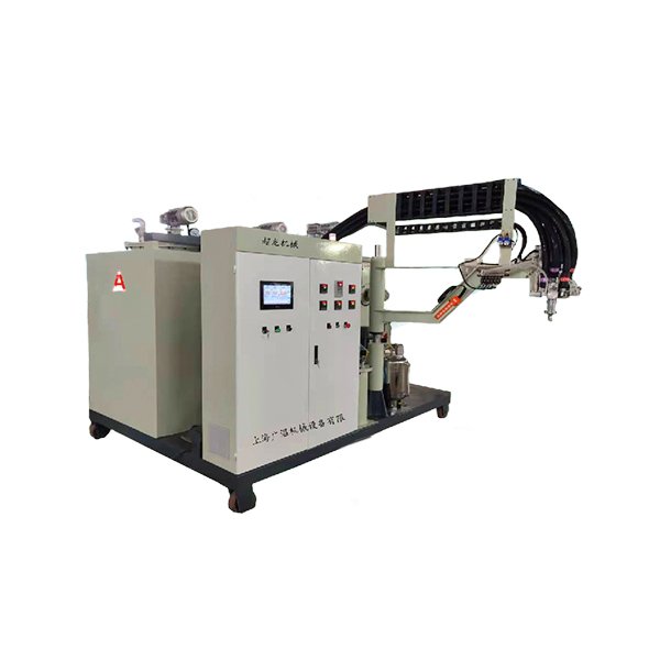 原料 “變臉” 有講究！低壓發(fā)泡機(jī)更換原料必知的調(diào)整與清潔要點(diǎn)