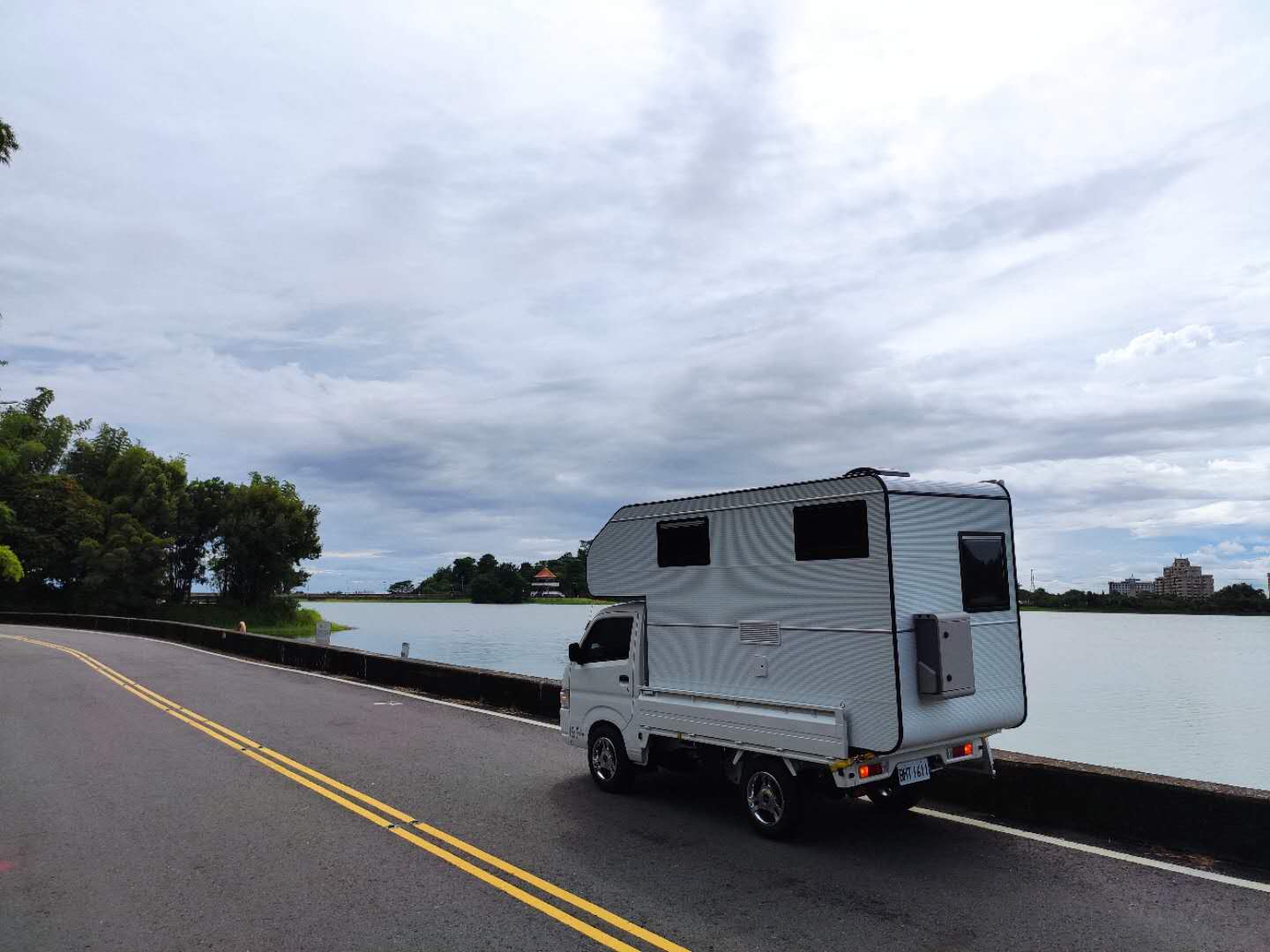 PP蜂窩板：優異的房車制造板材