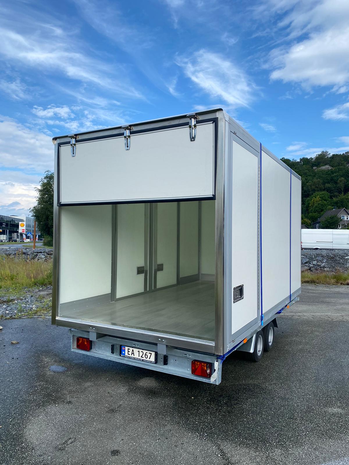 PP蜂窩板在干貨車廂上的應用