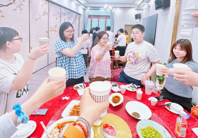 凝心同行·共赴春光｜創(chuàng)宇化工裸心會(huì)，以溫情聚合力，以同心赴新程